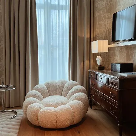 Cleef Hotel 4*