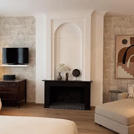 Cleef Hotel 4*